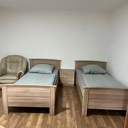 Messe Und Monteurzimmer Kwatera prywatna Sehnde