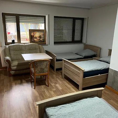 בית אירוח Messe Und Monteurzimmer זנדה