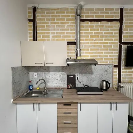 Messe Und Monteurzimmer Homestay *