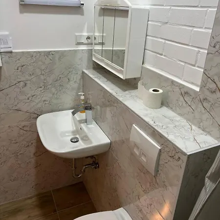 Messe Und Monteurzimmer *