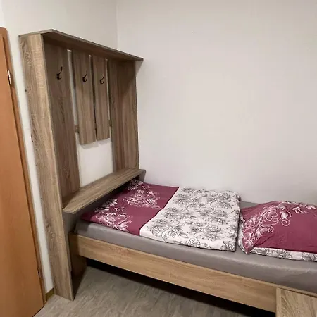 Messe Und Monteurzimmer Homestay