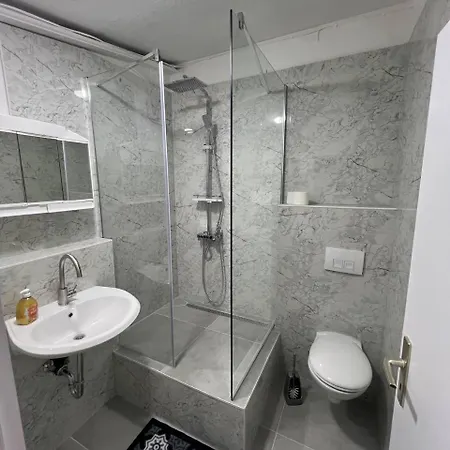 Messe Und Monteurzimmer