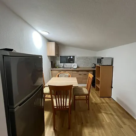 Messe Und Monteurzimmer * זנדה