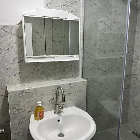 Messe Und Monteurzimmer