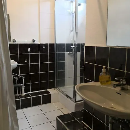 בית אירוח Messe Und Monteurzimmer *