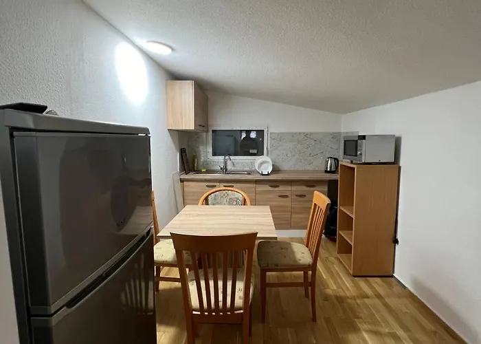 Messe Und Monteurzimmer * Sehnde